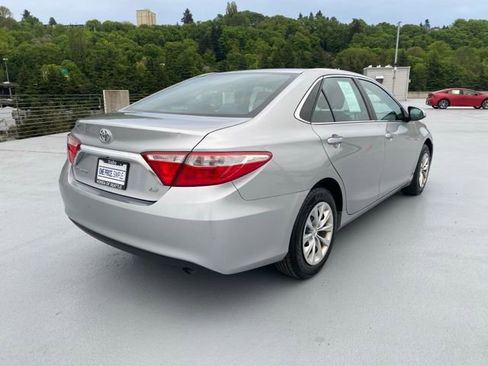 Used 2016 Toyota Camry LE FWD image 8
