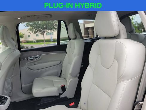 Used 2024 Volvo XC90 T8 Plus w/ Protection Package Premier AWD/4WD image 11