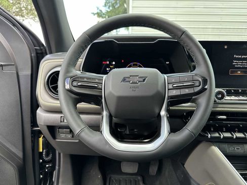 New 2026 Chevrolet Colorado ZR2 w/ Technology Package AWD/4WD image 20