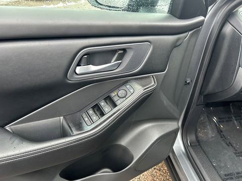 Used 2026 Nissan Rogue SV image 11