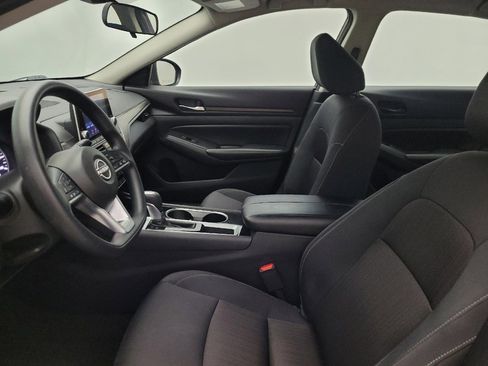 Used 2024 Nissan Altima 2.5 SV FWD image 17