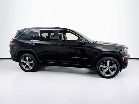 Used 2023 Jeep Grand Cherokee Limited image 4