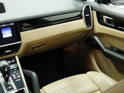 Used 2019 Porsche Cayenne S AWD/4WD image 27