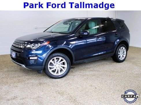 Used 2019 Land Rover Discovery Sport image 1