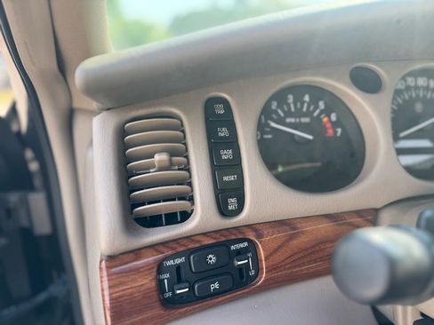 Used 2003 Buick Le Sabre Custom w/ Best Seller Package image 28