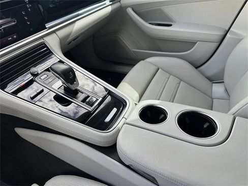 Used 2022 Porsche Panamera 4S image 24