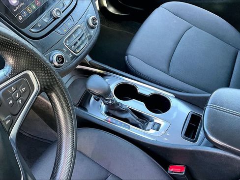 Used 2024 Chevrolet Malibu LT FWD image 18