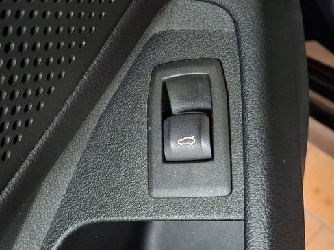 Used 2020 BMW 330i xDrive Sedan w/ Convenience Package image 26