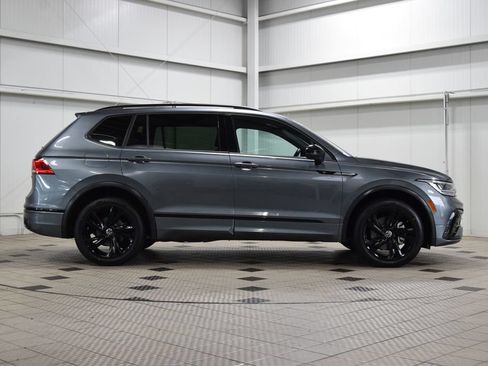 Used 2023 Volkswagen Tiguan SE R-Line AWD/4WD image 9