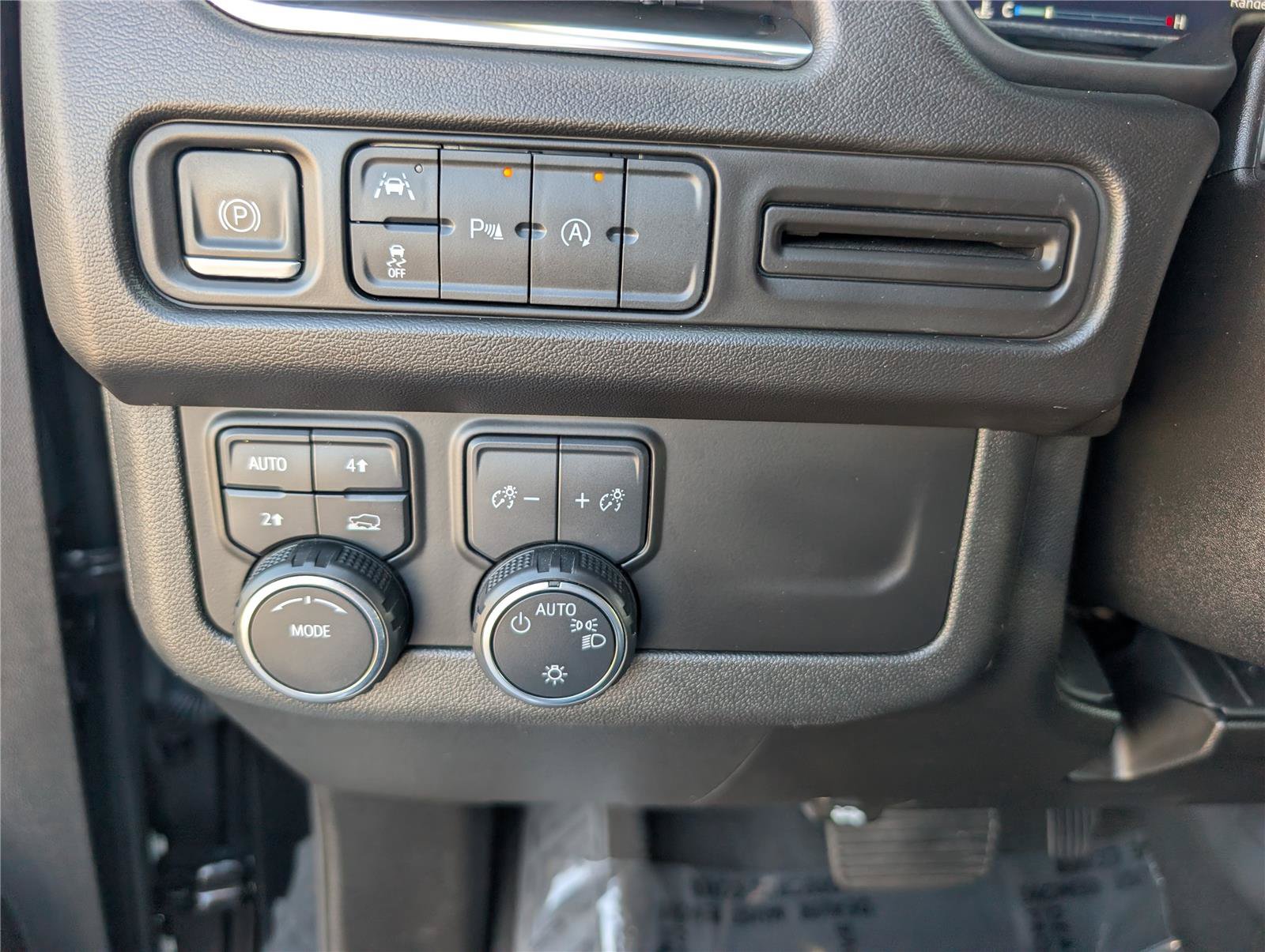 Used 2024 Chevrolet Tahoe LT AWD/4WD image 24