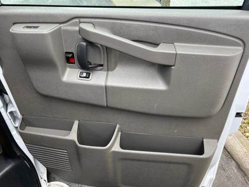 Used 2022 Chevrolet Express 2500 w/ Driver Convenience Package image 28