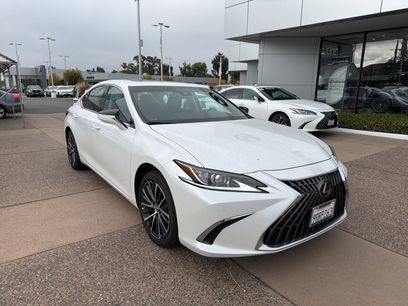 Used 2025 Lexus ES 300h w/ Premium Package
