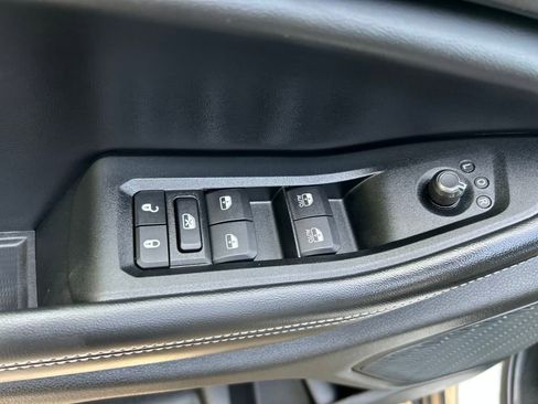 New 2025 Jeep Grand Cherokee Altitude image 12