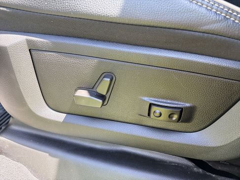 Used 2022 RAM 2500 Laramie AWD/4WD image 12