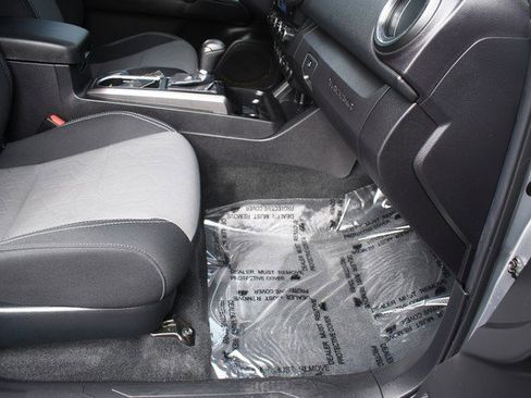 Certified 2023 Toyota Tacoma TRD Off-Road w/ Advanced Technology Package image 25