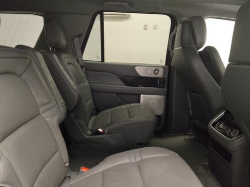 Used 2018 Lincoln Navigator Reserve w/ Technology Package image 19