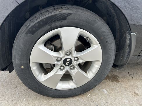 Used 2018 Kia Soul w/ Convenience Package FWD image 11