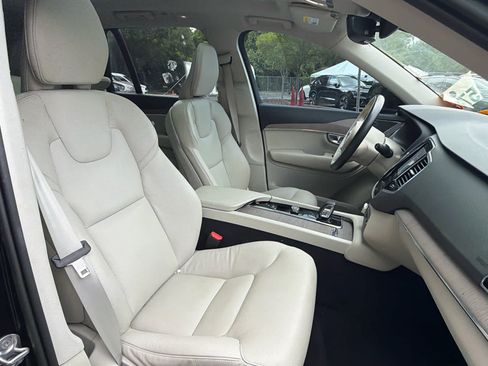 Used 2023 Volvo XC90 B5 Plus AWD/4WD image 18