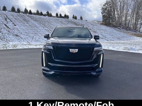Certified 2023 Cadillac Escalade ESV V image 2
