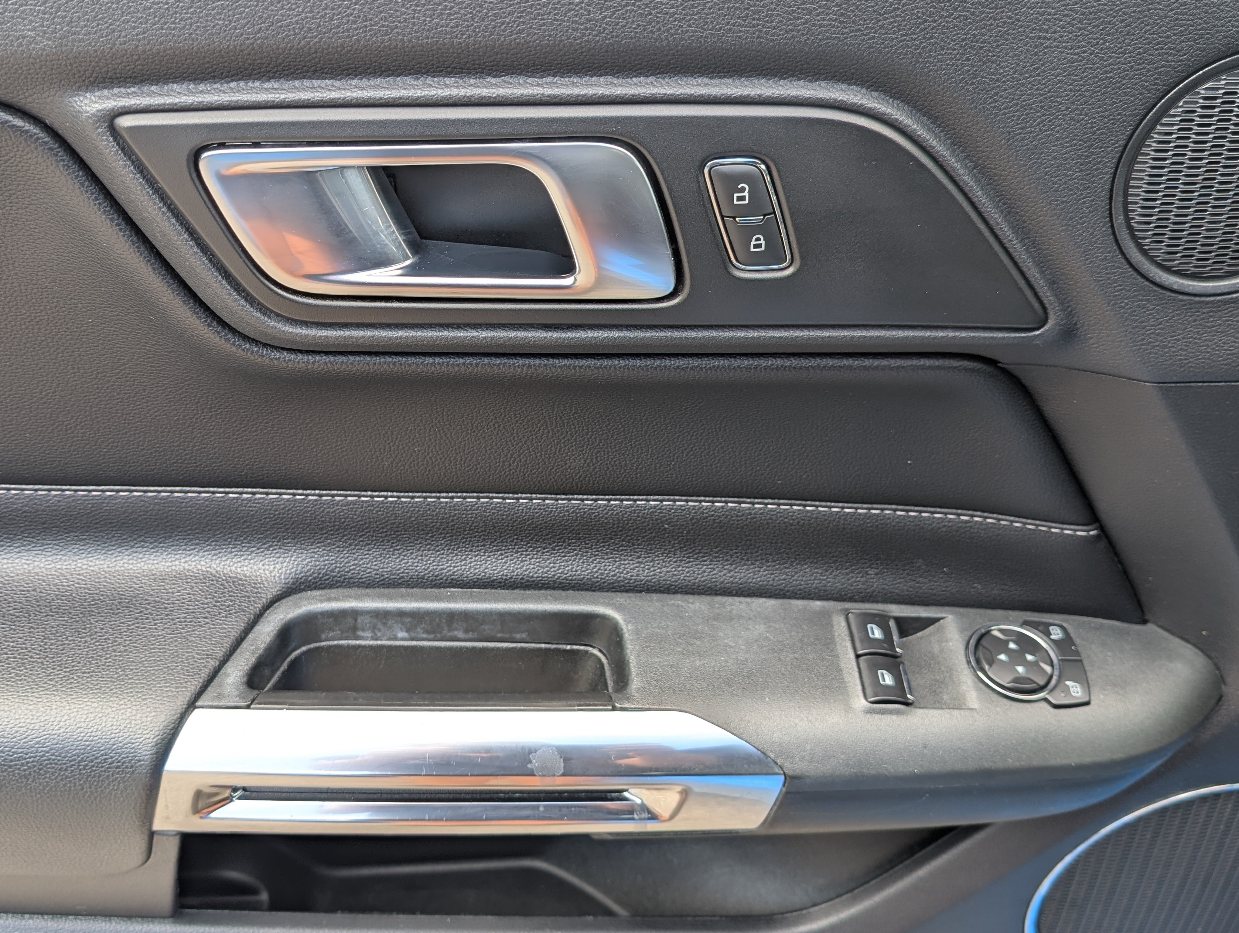 Used 2022 Ford Mustang Premium w/ Black Accent Package RWD image 15