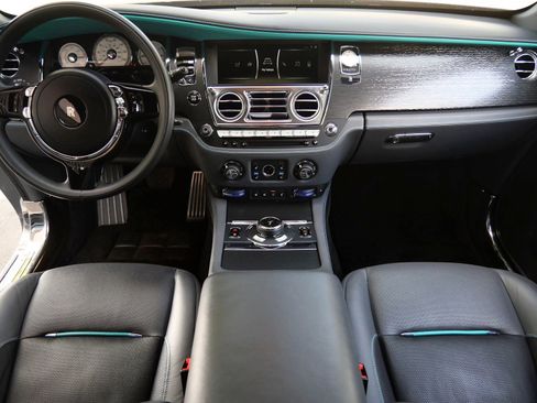 Used 2021 Rolls-Royce Wraith image 4