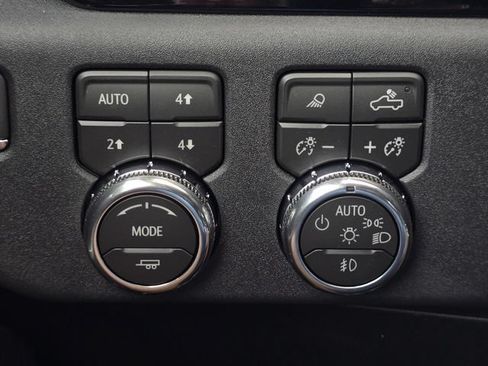 New 2026 GMC Sierra 1500 SLT AWD/4WD image 22