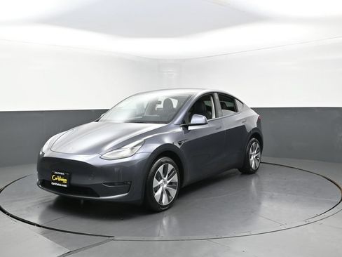 Used 2023 Tesla Model Y Long Range AWD/4WD image 41