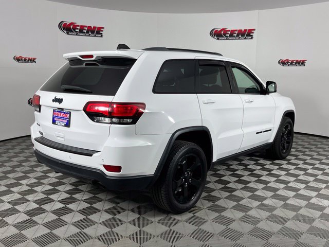Used 2018 Jeep Grand Cherokee Laredo AWD/4WD image 3