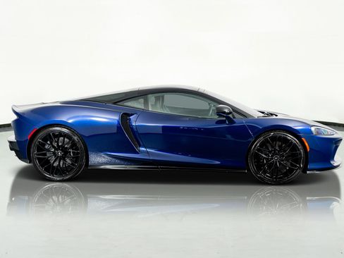 Used 2023 McLaren GT image 5
