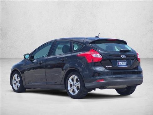 Used 2014 Ford Focus SE w/ SE Winter Package FWD image 8