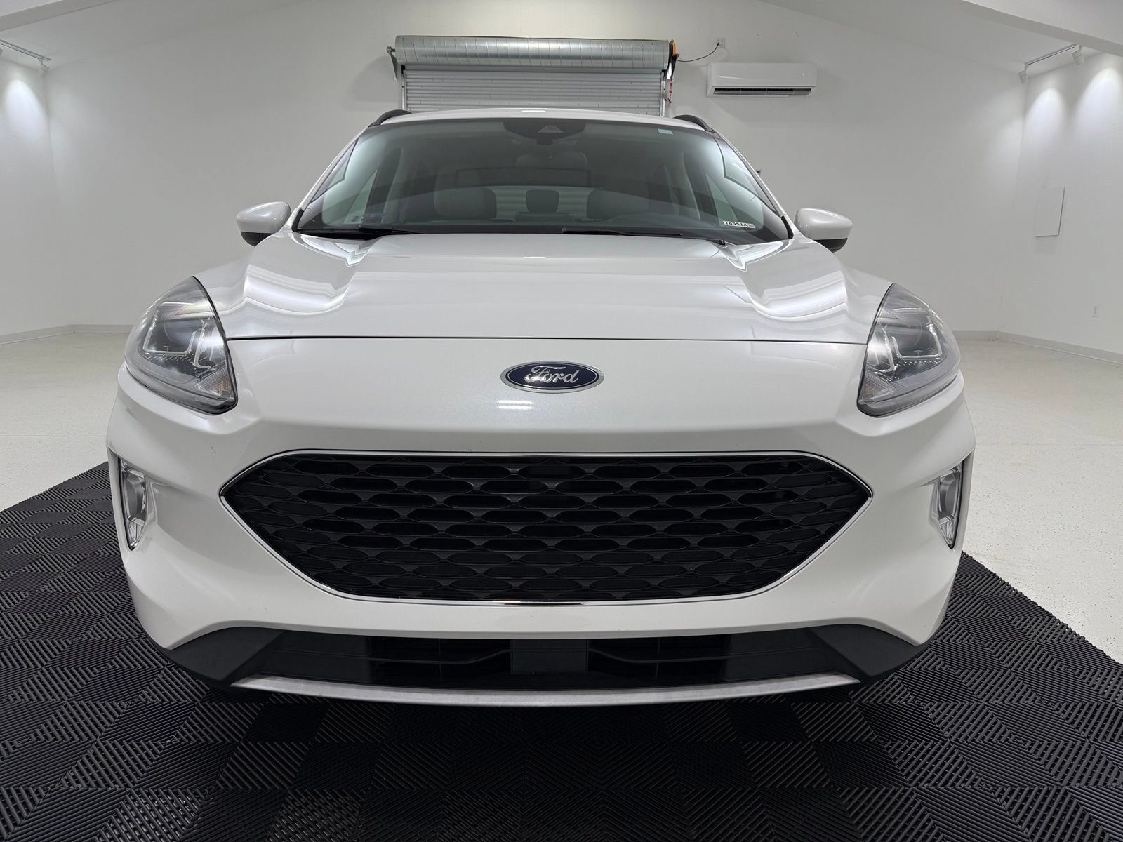 Used 2022 Ford Escape SEL w/ Technology Package FWD image 2