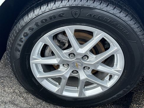 Used 2024 Chevrolet Equinox LT image 9