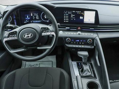Certified 2024 Hyundai Elantra SEL image 24