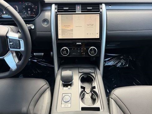 New 2026 Land Rover Discovery Limited Edition AWD/4WD image 15