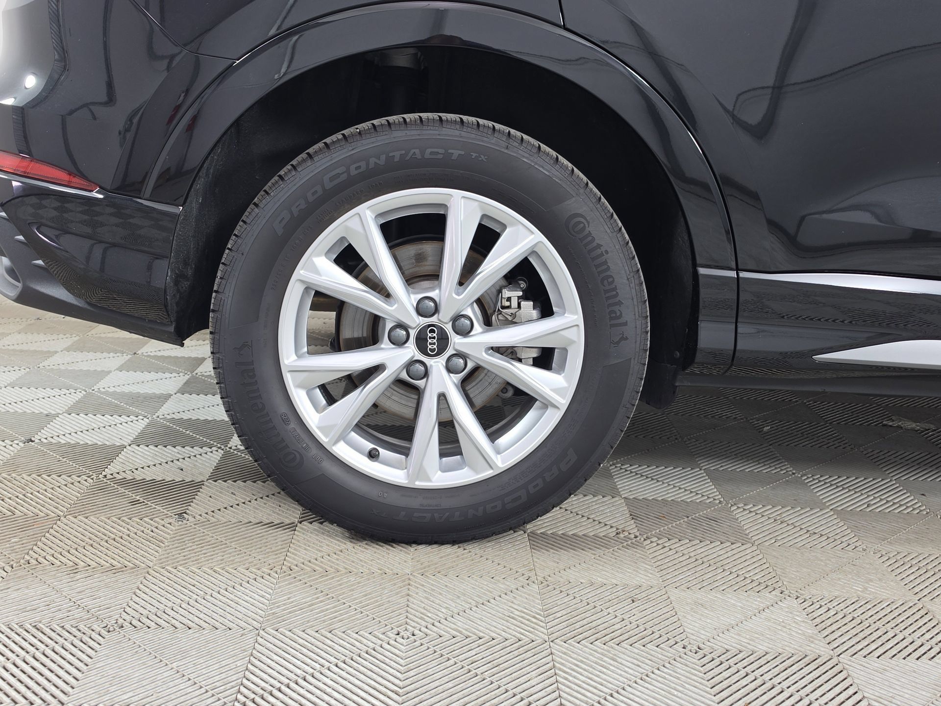 Certified 2025 Audi Q3 2.0T Premium Plus w/ Premium Plus Package AWD/4WD image 9