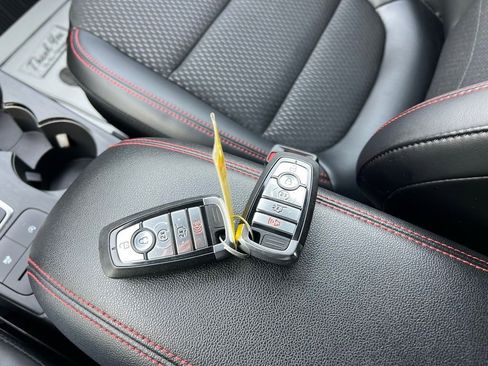 Used 2025 Ford Escape ST-Line w/ Cold Weather Package FWD image 29