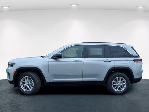New 2026 Jeep Grand Cherokee Laredo AWD/4WD image 5