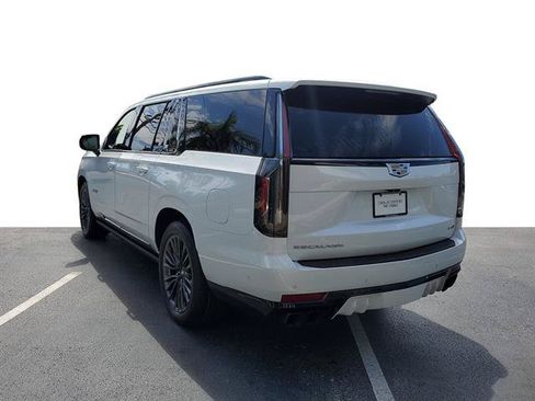 Certified 2023 Cadillac Escalade ESV V AWD/4WD image 3