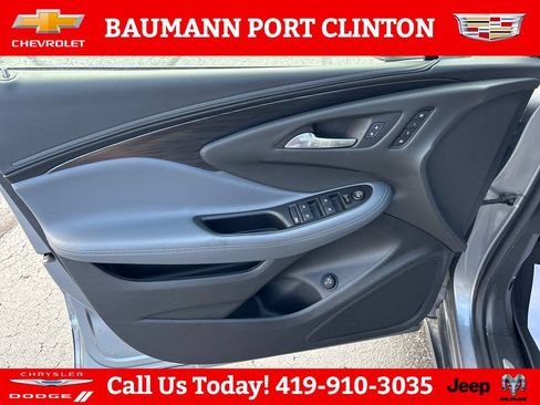 Used 2019 Buick Envision Essence FWD image 10