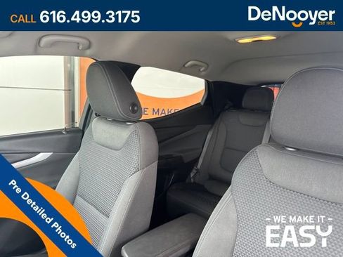 Used 2023 Chevrolet Bolt EUV LT w/ Comfort Package FWD image 7