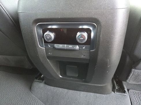 Used 2025 GMC Yukon Denali image 17