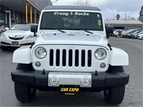 Used 2015 Jeep Wrangler Unlimited Sahara w/ Connectivity Group image 23