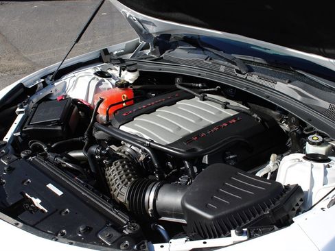 Used 2018 Chevrolet Camaro SS RWD image 16