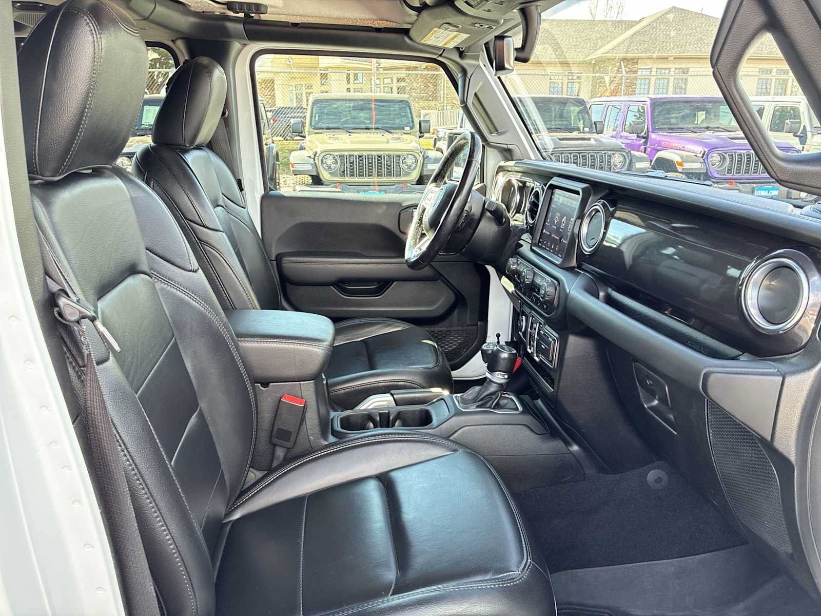 Used 2021 Jeep Wrangler Unlimited Sahara AWD/4WD image 25