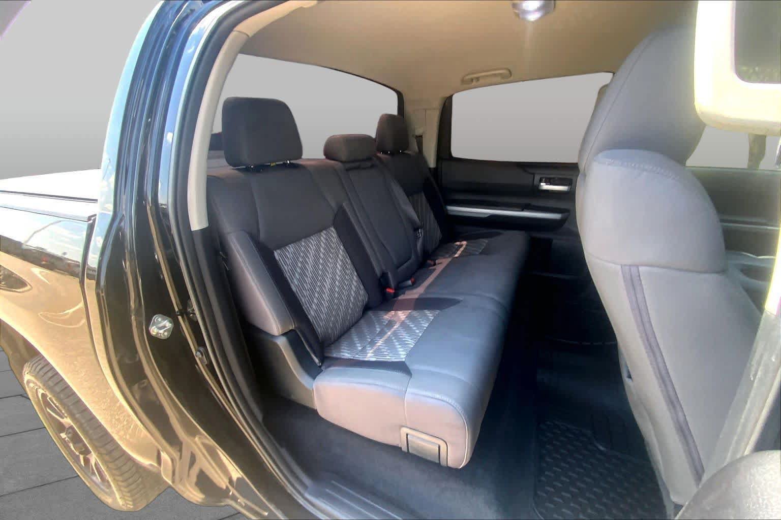Used 2021 Toyota Tundra SR5 w/ SR5 Upgrade Package AWD/4WD image 19