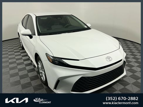 Used 2025 Toyota Camry LE FWD image 1