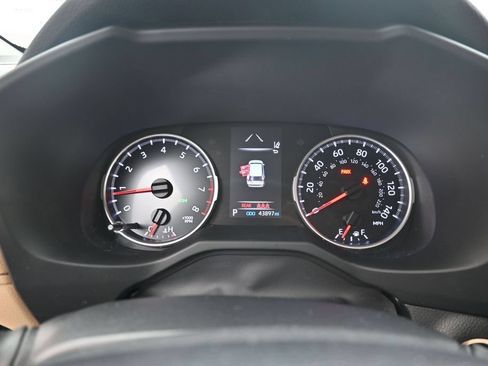 Used 2021 Toyota RAV4 XLE FWD image 12