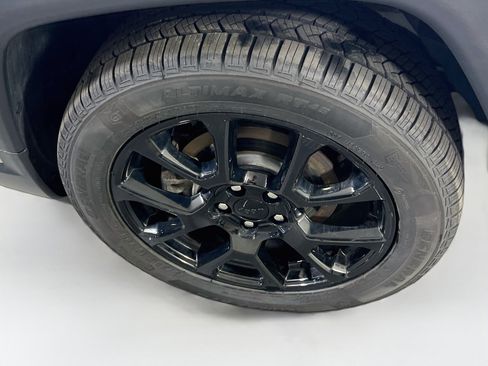 Used 2022 Jeep Compass Latitude w/ Sun and Sound Group AWD/4WD image 31