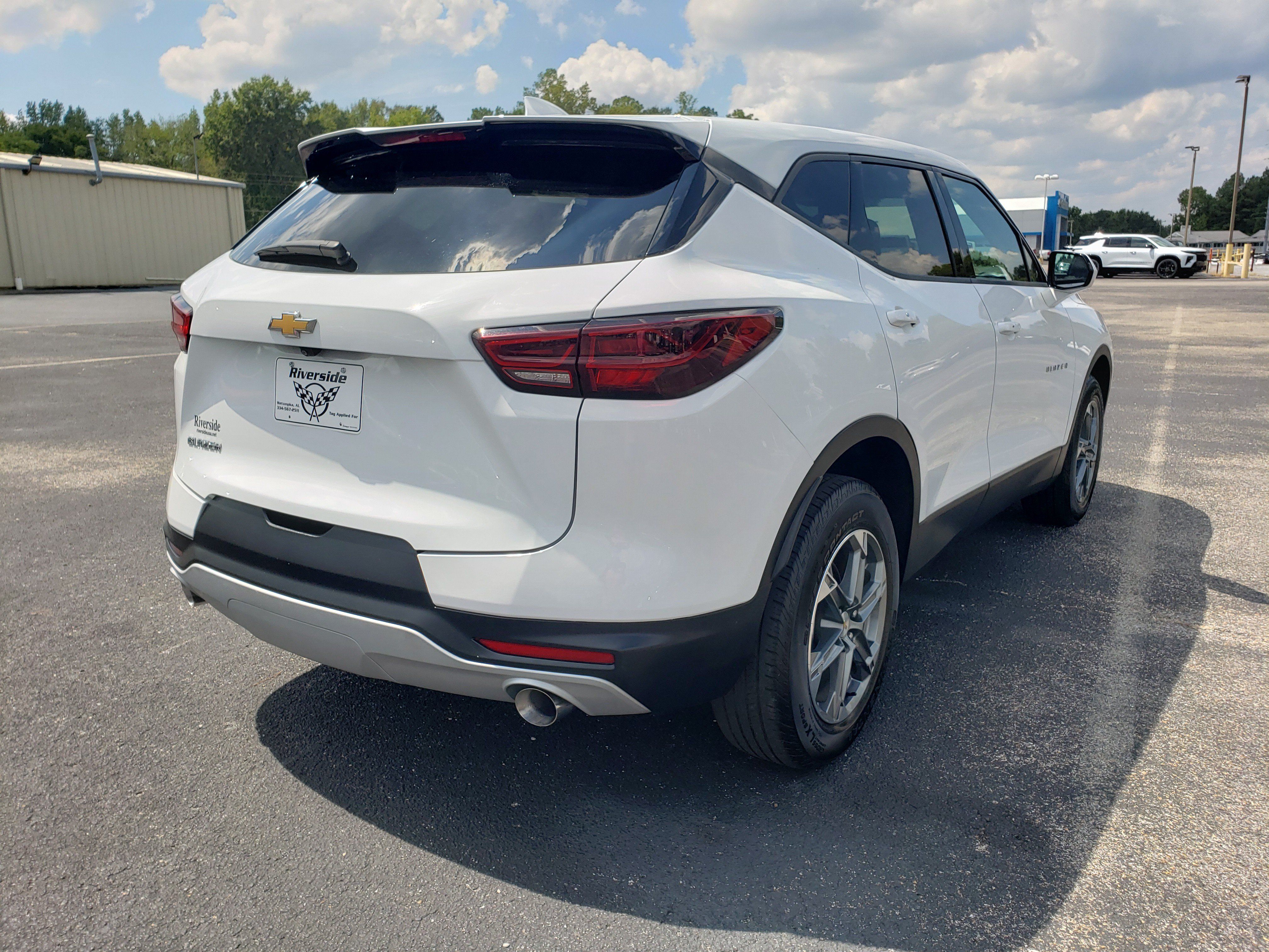 Used 2025 Chevrolet Blazer LT FWD image 3