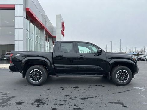 New 2025 Toyota Tacoma TRD Sport image 8
